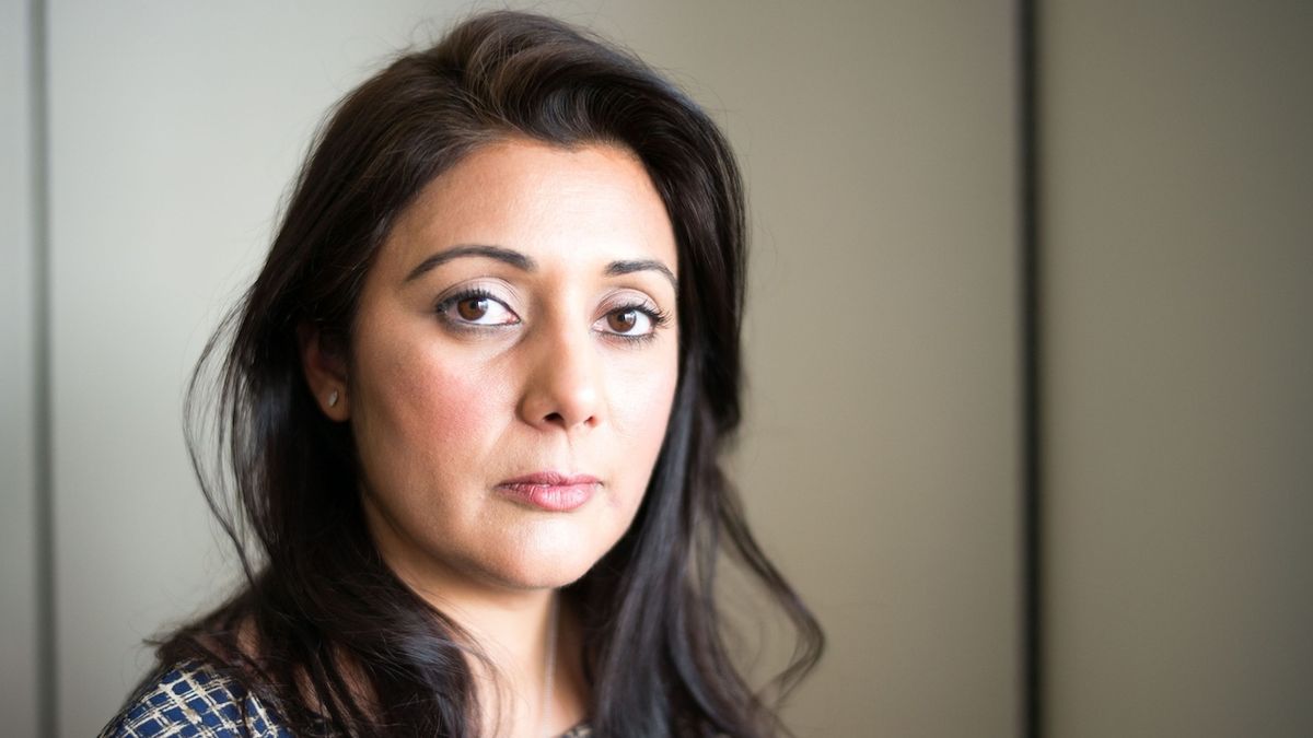 Britská poslankyně tvrdí, že ji vyhodili z ministerstva, protože je muslimka
